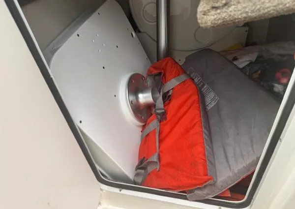 Sea-ray 270-SLX image