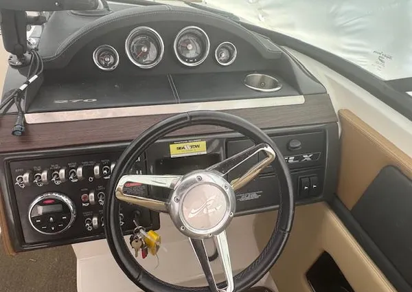 Sea-ray 270-SLX image