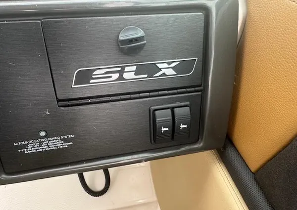 Sea-ray 270-SLX image