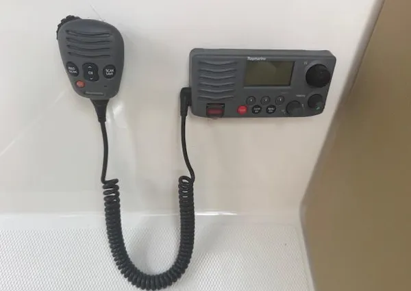 Sea-ray 270-SLX image