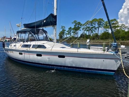 Hunter Passage 42 - main image