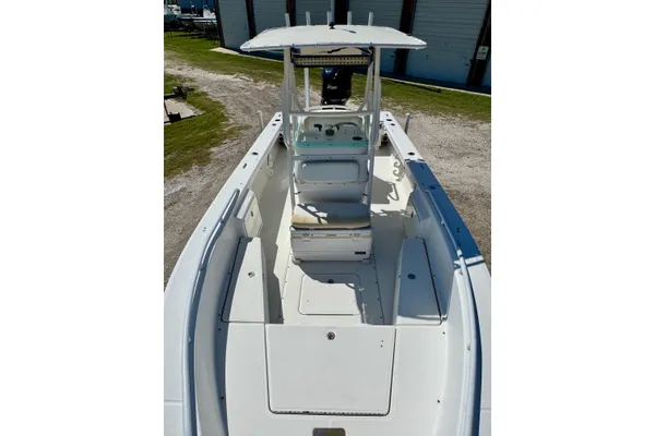 Everglades 223 Center Console image