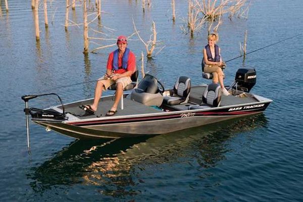 Tracker Pro Team 170 TX - main image