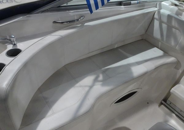 Bayliner 255 image