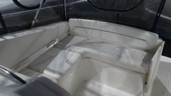 Bayliner 255 image
