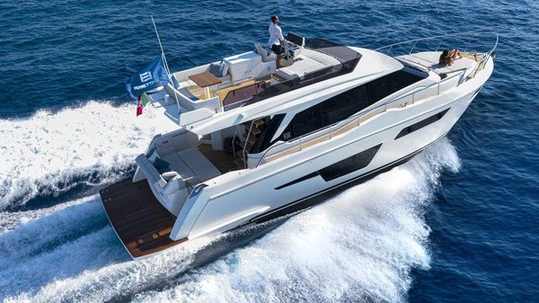 Ferretti Yachts 500