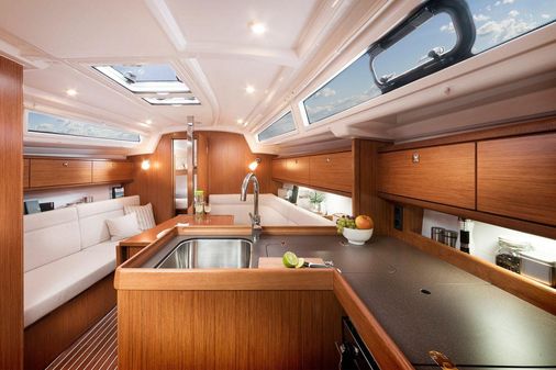 Bavaria CRUISER-34 image