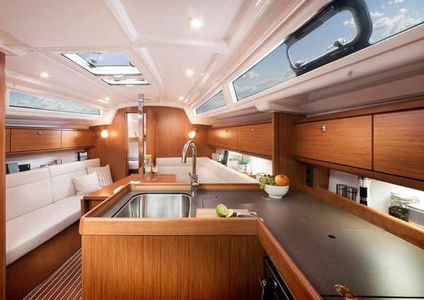 Bavaria CRUISER-34 image