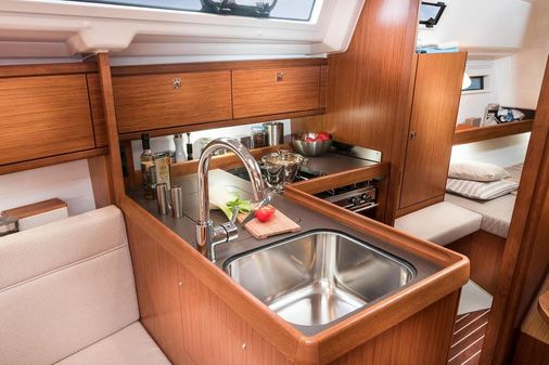 Bavaria CRUISER-34 image