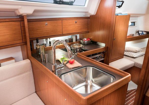 Bavaria CRUISER-34 image