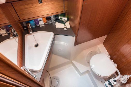 Bavaria CRUISER-34 image