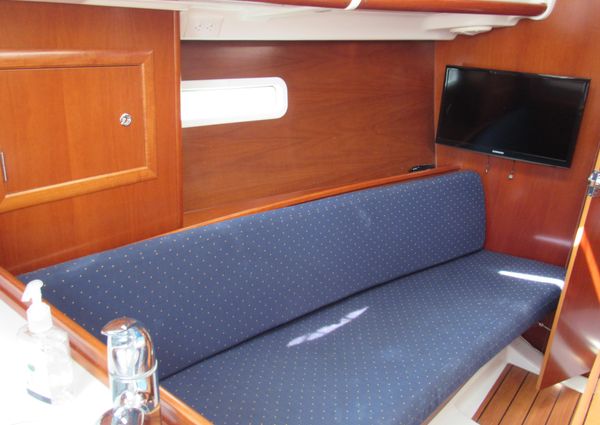 Beneteau 323 image