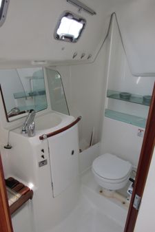 Beneteau 323 image