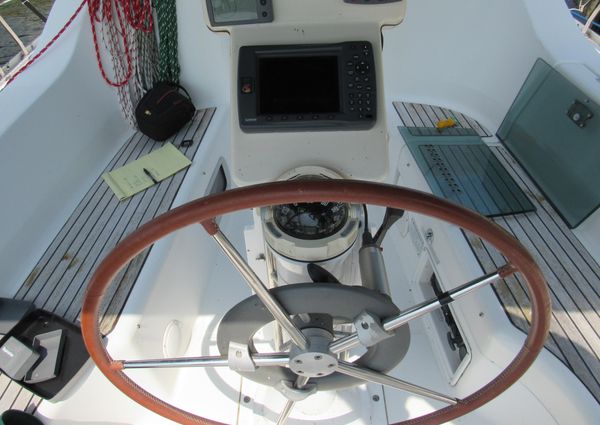 Beneteau 323 image