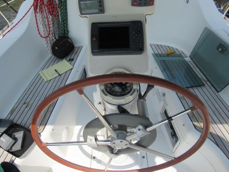 Beneteau 323 image