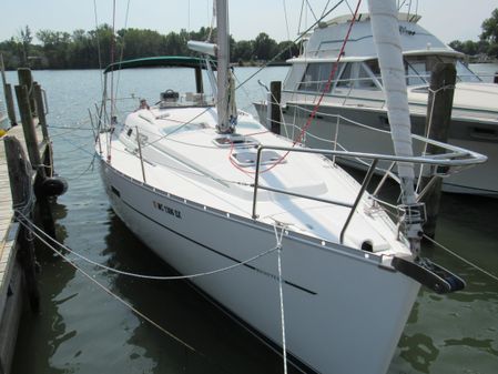 Beneteau 323 image