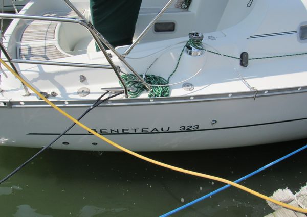 Beneteau 323 image