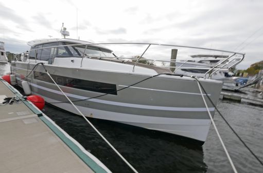 Jeanneau NC 14 image