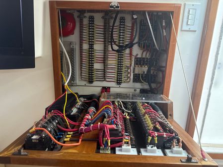 Cabo 31-EXPRESS image