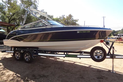 Formula 240 Bowrider image