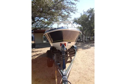 Formula 240 Bowrider image