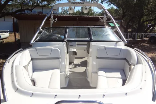 Formula 240 Bowrider image