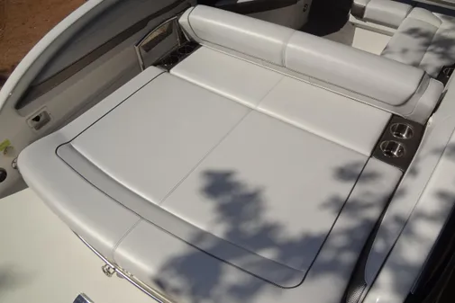 Formula 240 Bowrider image