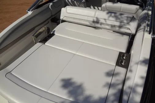 Formula 240 Bowrider image