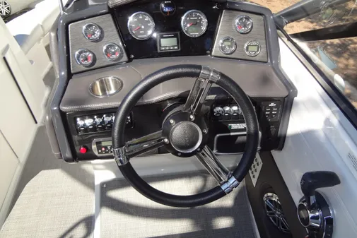 Formula 240 Bowrider image