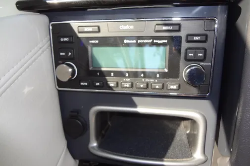 Formula 240 Bowrider image