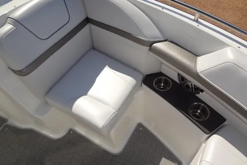 Formula 240 Bowrider image