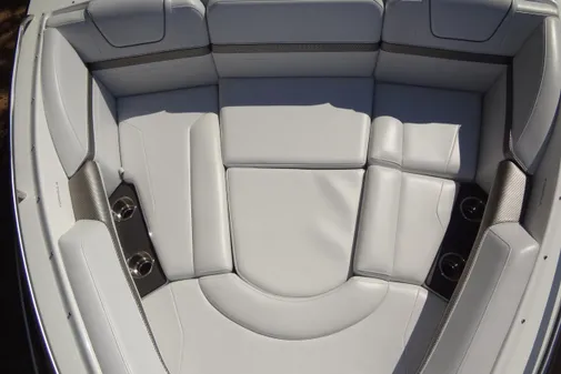 Formula 240 Bowrider image