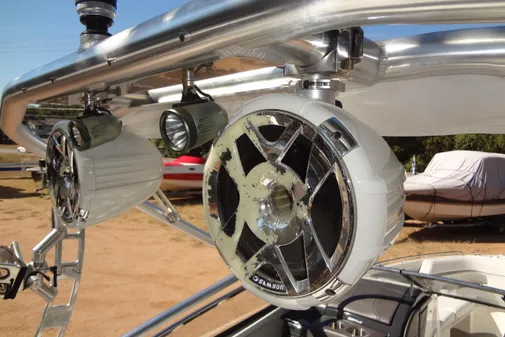 Formula 240 Bowrider image