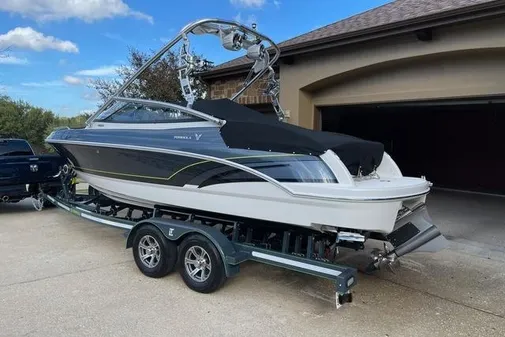 Formula 240 Bowrider image