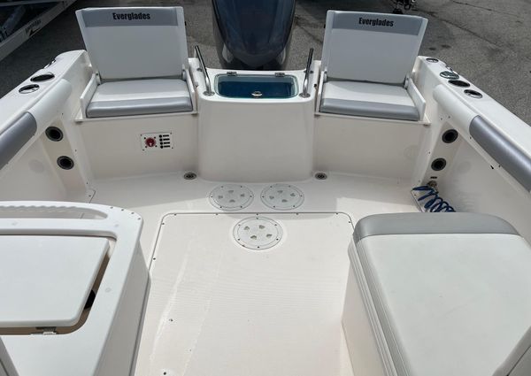 Everglades 230-DUAL-CONSOLE image