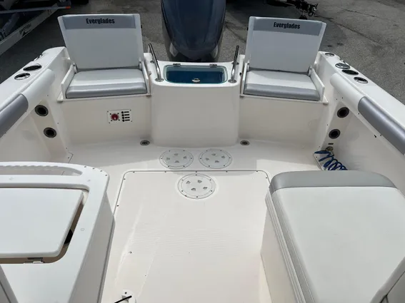 Everglades 230-DUAL-CONSOLE image