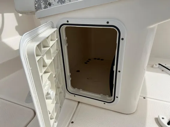 Everglades 230-DUAL-CONSOLE image