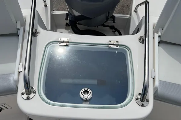 Everglades 230-DUAL-CONSOLE image