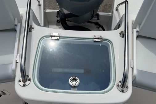 Everglades 230-DUAL-CONSOLE image