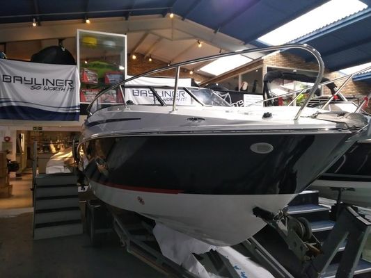 Bayliner 742CU - main image
