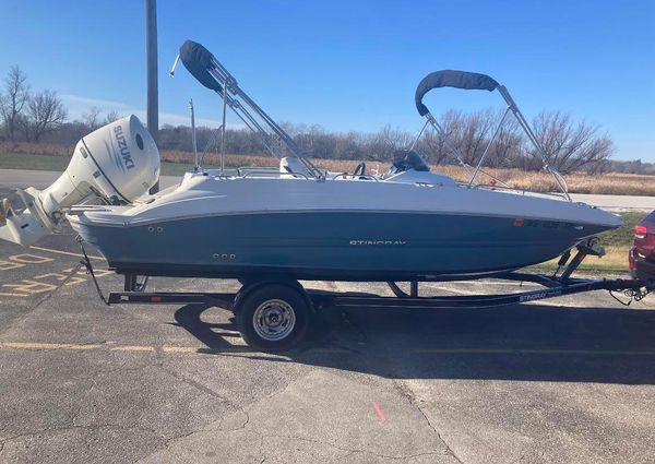 Stingray 192SC-DECK-BOAT-W-175HP image