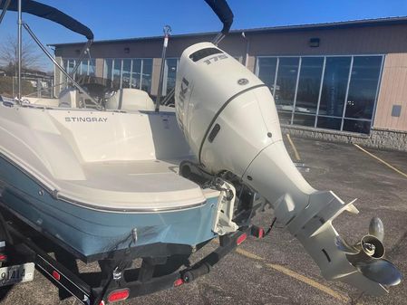 Stingray 192SC-DECK-BOAT-W-175HP image