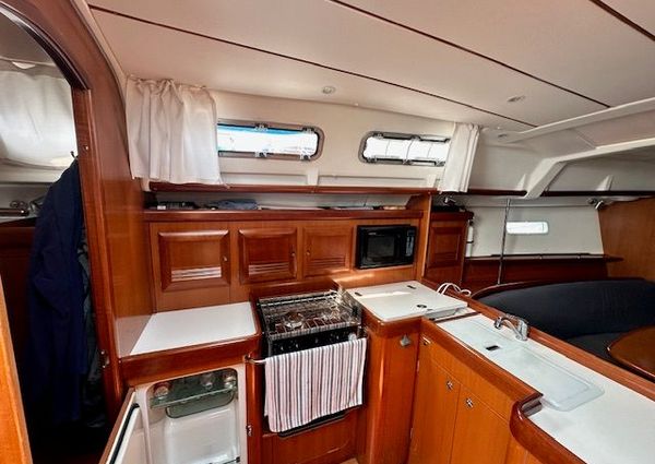 Beneteau OCEANIS-373 image