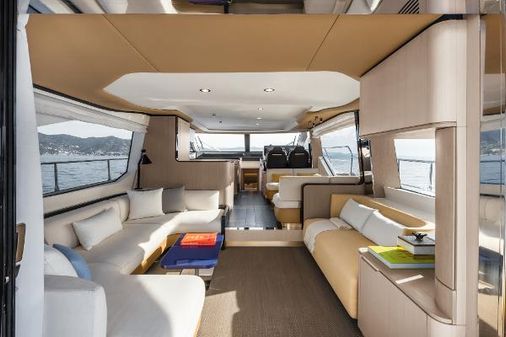 Azimut 60 image