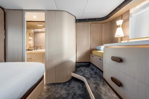 Azimut 60 image
