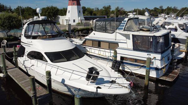 Sea Ray 44 Sedan Bridge image