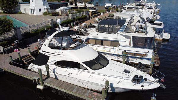 Sea Ray 44 Sedan Bridge