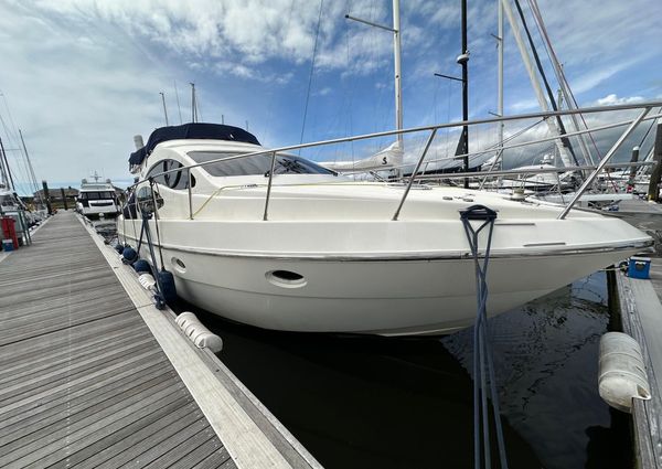 Azimut 42 image