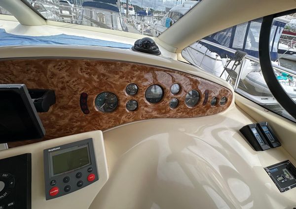 Azimut 42 image