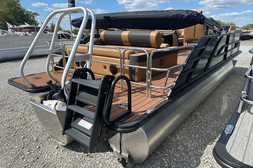 Bentley-pontoons 223-ELITE-SWINGBACK image